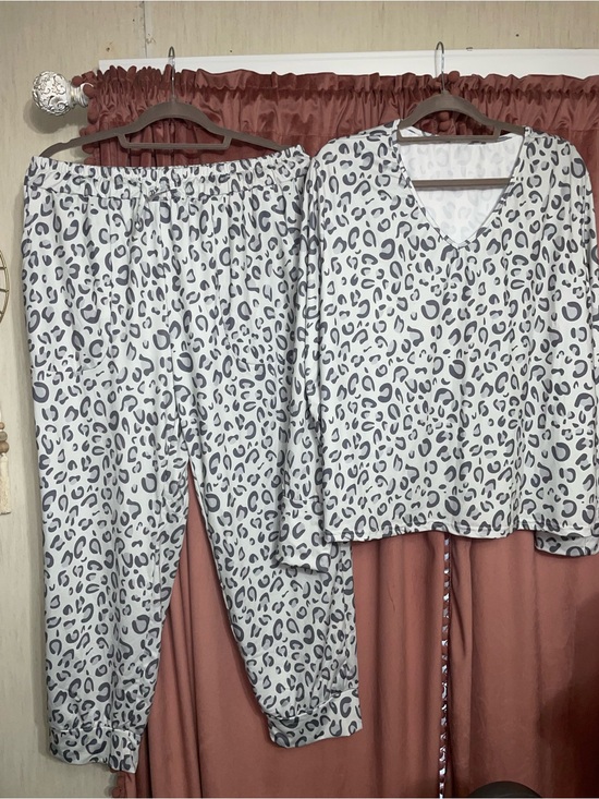 Other - White & Gray Leopard Print Pajama Set